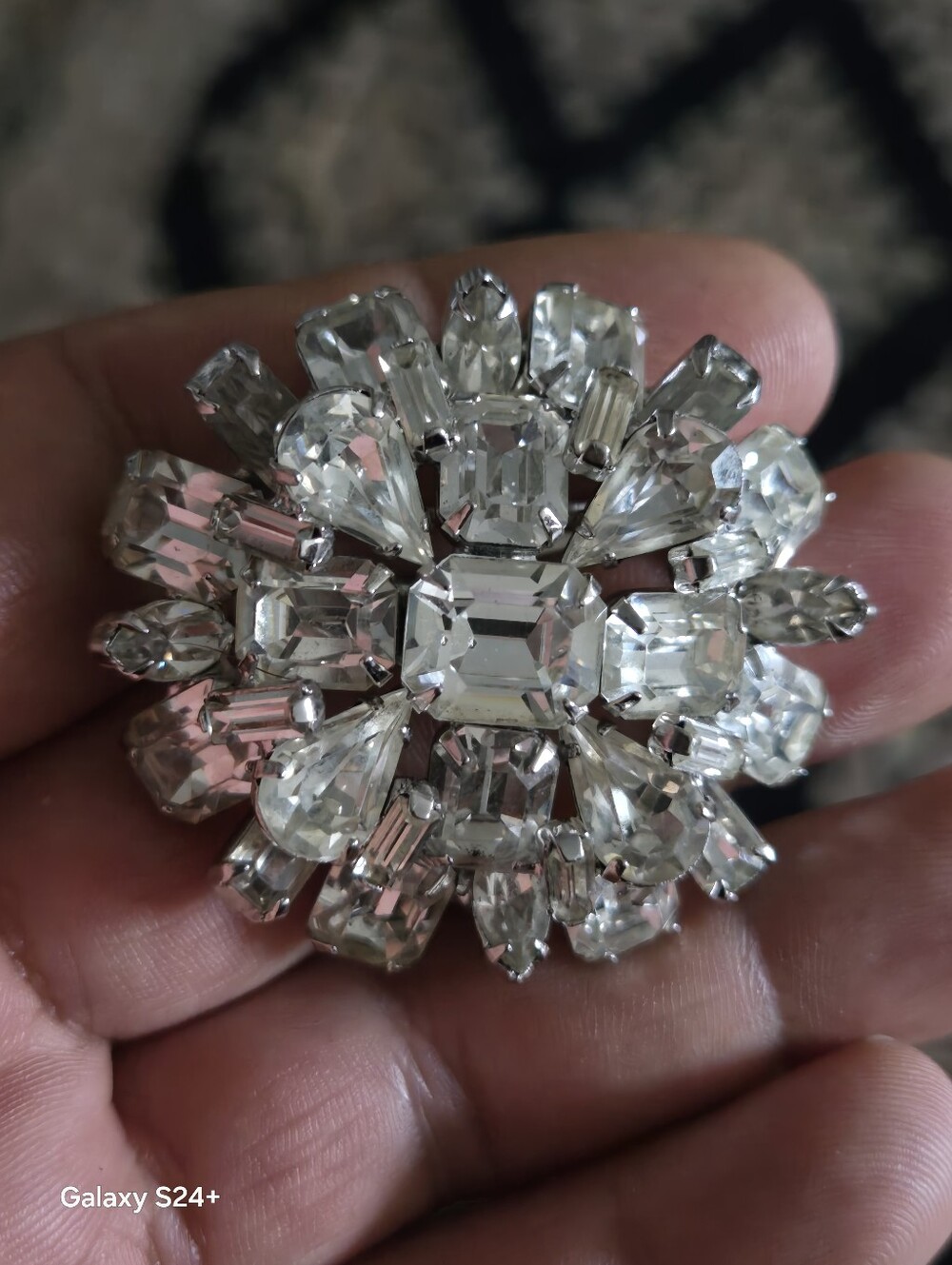 Broche vintage WARNER